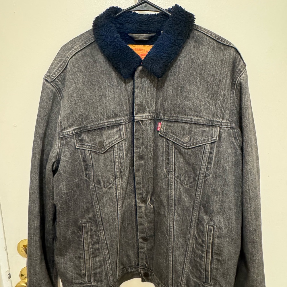 Levi's Men's Gray Denim Jacket with Black and Blue Collar